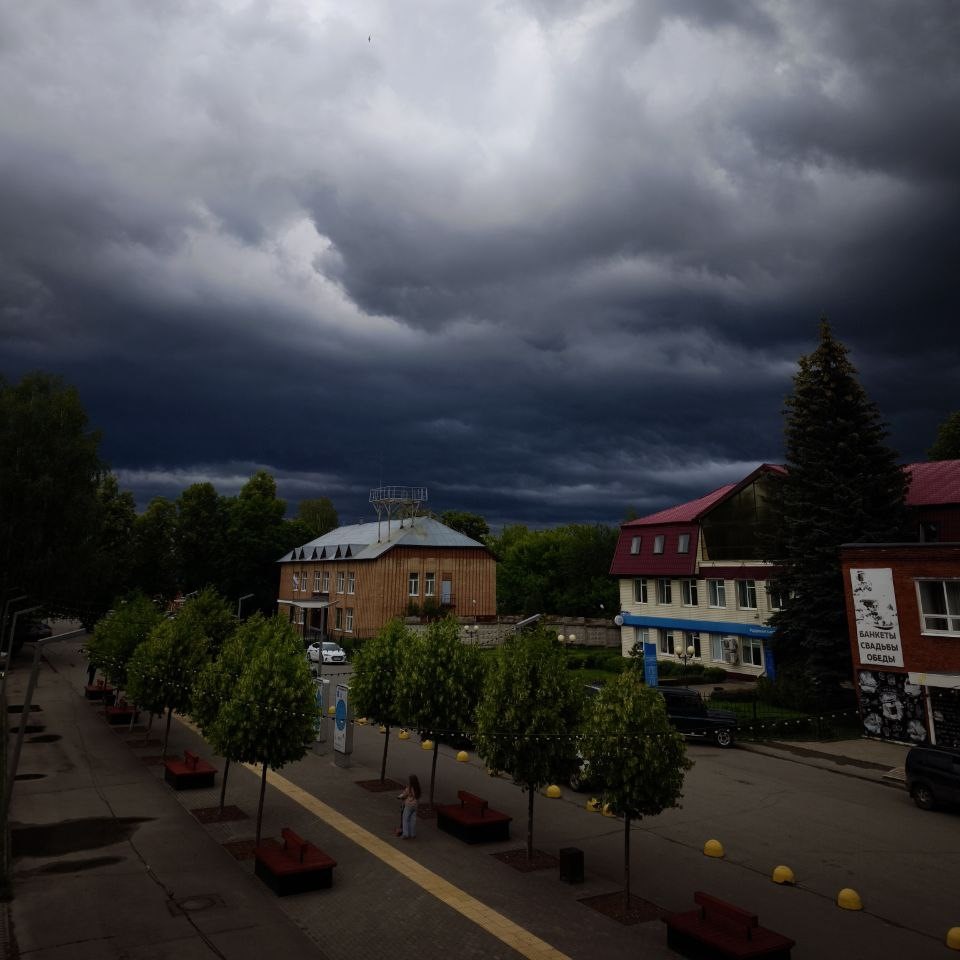 В Удмуртии ожидаются грозы, усиление ветра, ливни, град.